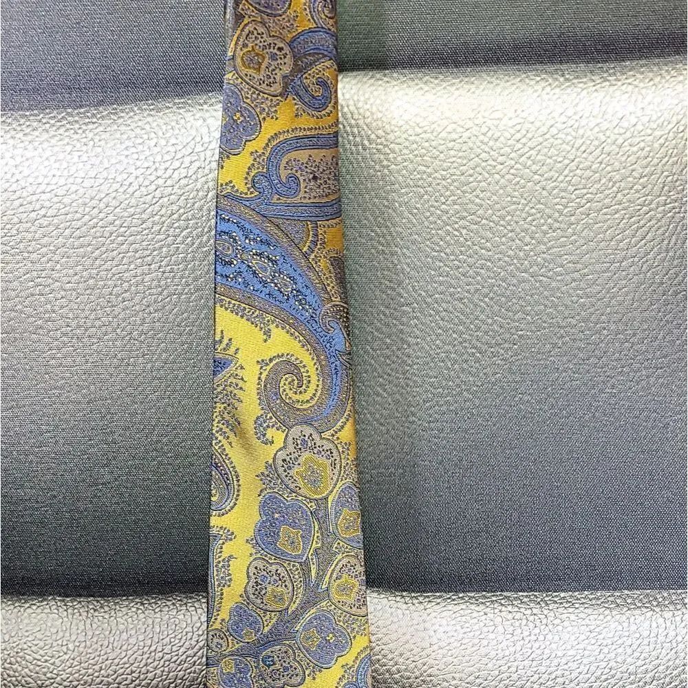 T. Harris tie    - Picture 2 of 3